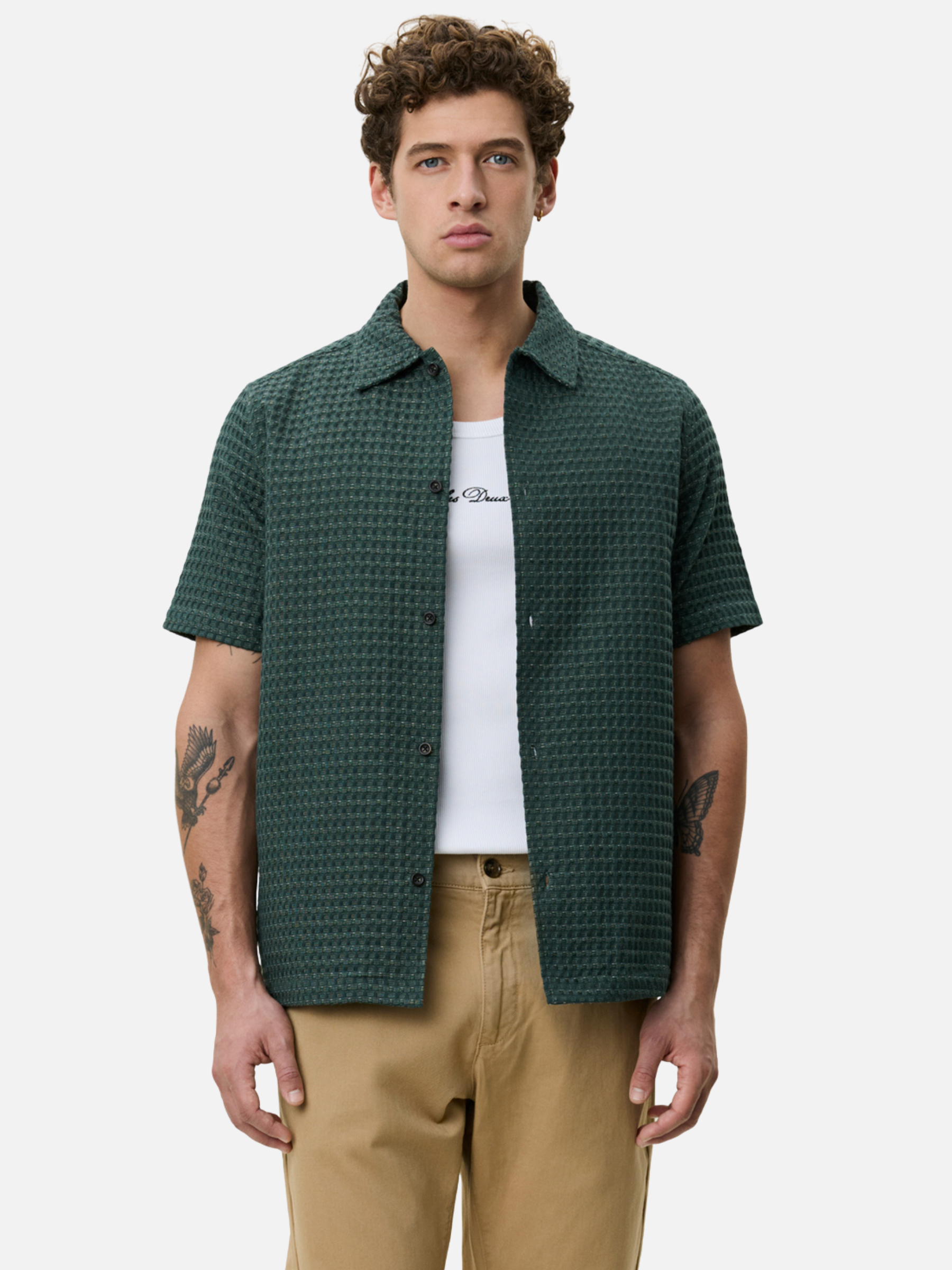 Les Deux Check Seersucker Texture Short Sleeve Shirt Pine Green Collared Button up Men’s Top for Men Vacation Shirts for Men Athens GA Georgia Kempt Menswear Store Near Me