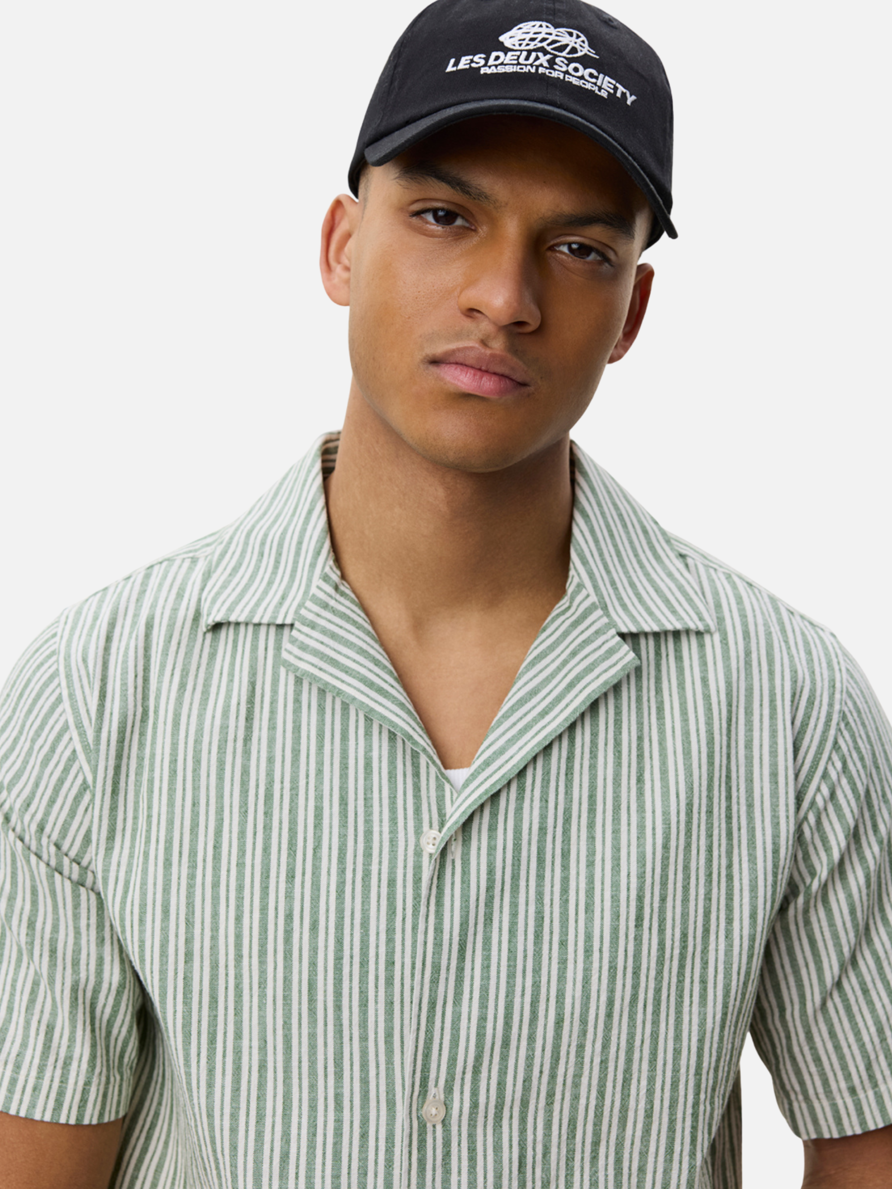 Les Deux Stripe Cotton Linen Short Sleeve Shirt Artichoke Green Men’s Tops for Men Summer Shirts for Guys Vacation Outfits for Him Collared Button Up SS Athens GA Georgia Kempt Menswear Store Near Me