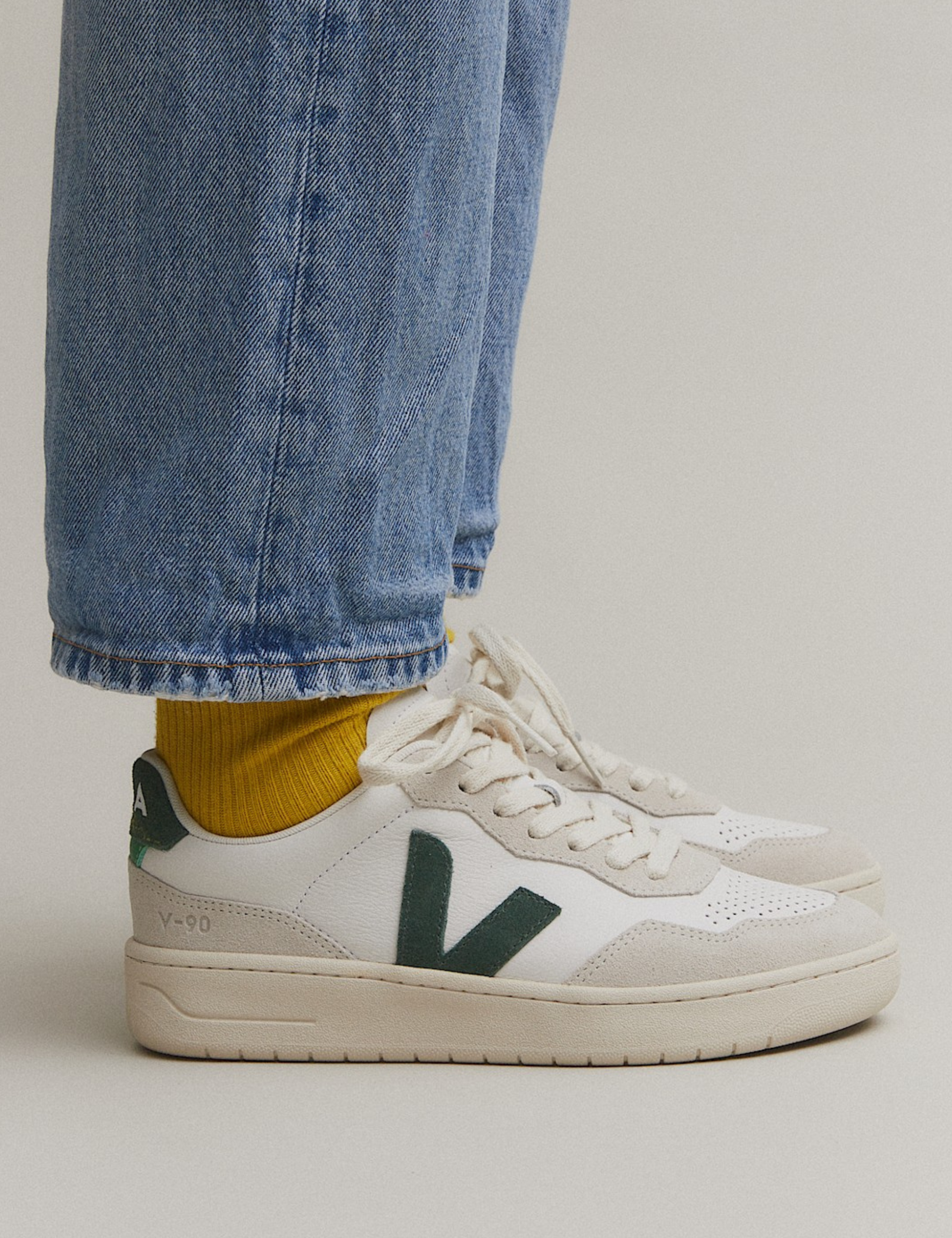 Veja-Product_Pics_-_Veja_V-90_O.T._Leather_Sneaker_Extra_White_Cyprus_4.png